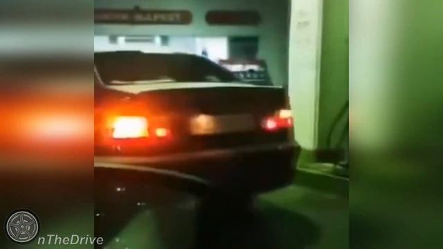 Автоприколы. Авто юмор. Приколы на дороге. Чудаки, хамы, неадекваты. Подборка ноябрь 2021 #87