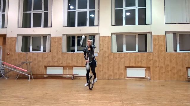 Эквилибр на моноцикле смотреть онлайн