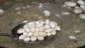 Суп фасолевый с яйцом и укропом