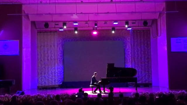 Илья Горбунов. Прелюдия С. Рахманинова смотреть онлайн