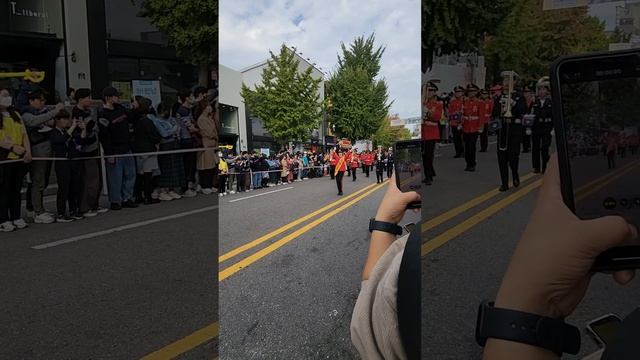 Фестиваль стран Азии, Африки и Латинской Америки, Итэвон, Сеул #itaewonstreet#seoul#korea смотреть онлайн