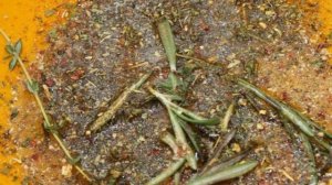 Пряный цыпленок в травах