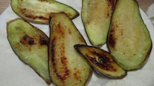 Жареный кабачок с баклажаном