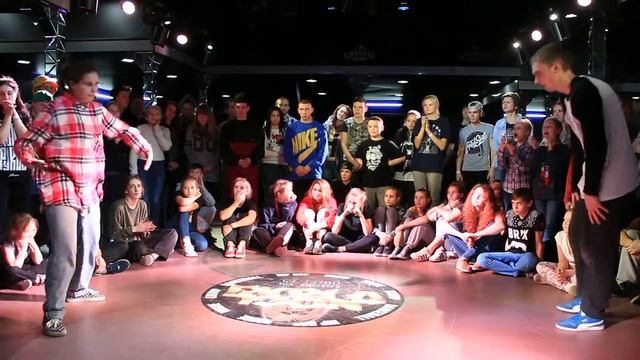 xNVR8xHipHop.Pro 1/4x Глупанова Настя vs Суворов Вова смотреть онлайн