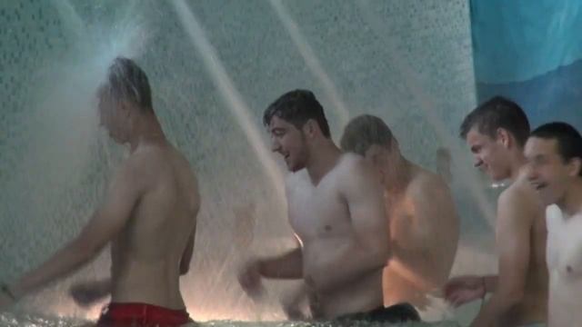 Спартаковцы в аквапарке смотреть онлайн