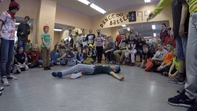 Брейк Junior 9 vs 12 vs 13 (Четвертьфинал) смотреть онлайн