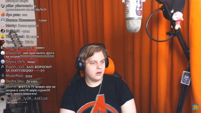 ПЯТЕРКА ЧИТАЕТ НА СТРИМЕ СВОЙ ТРЕК TWITCH GOD смотреть онлайн