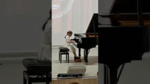 Сащенко Валентина 8 лет Лешгорн  " Этюд" соч 65       М. Пацхаладзе " В цирке "