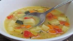 Суп с кукурузной крупой и замороженными овощами