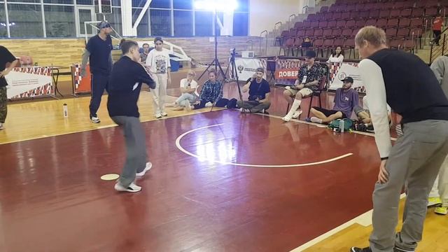 Break Dance. Открытый турнир по Брейкенгу на призы СФТС. статус Профи. Баттл смотреть онлайн