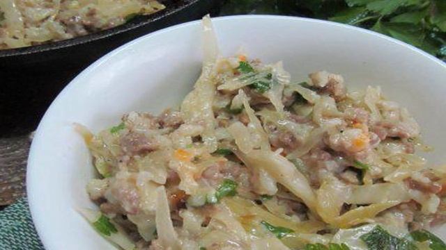 Жаренная квашенная капуста с фаршем