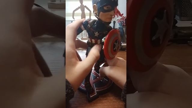 Фигурка Капитана Америка по Эре Альтрона смотреть онлайн