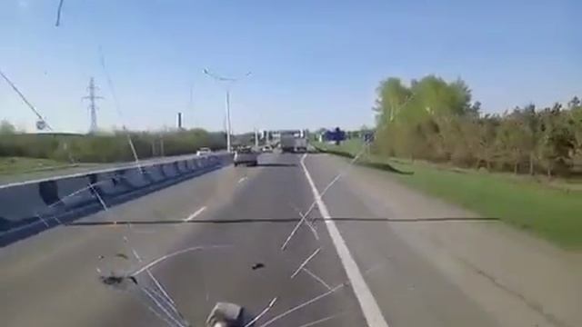 БОЛТ В ЛОБОВОЕ смотреть онлайн