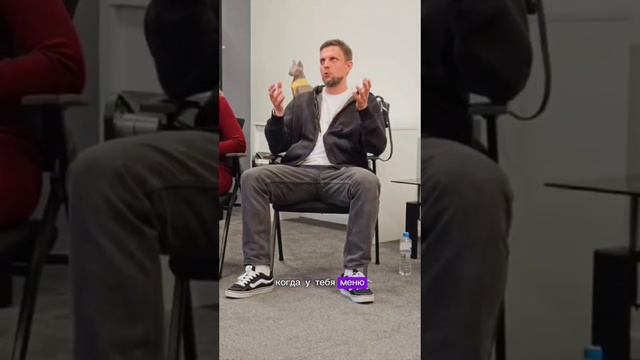 Командные дебаты на тему "Лучший формат работы: найм или свое дело".