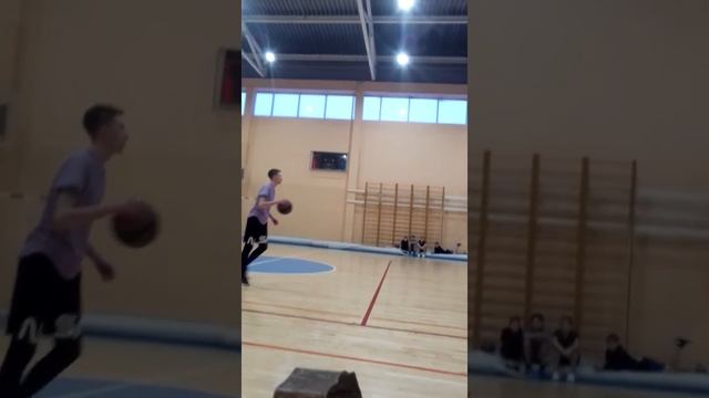 Играют во Дворце г.Вологды СШОР и Академия. смотреть онлайн