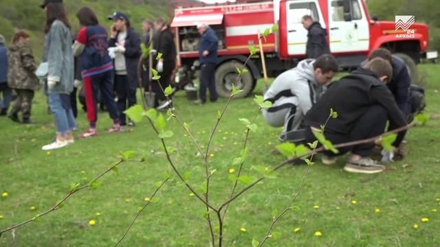 Сотрудники Минприроды КЧР высадили «Сад памяти»