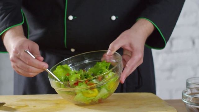 "КИНГ ГРИЛЬ".  Разработка и анимация логотипа. Зациклен