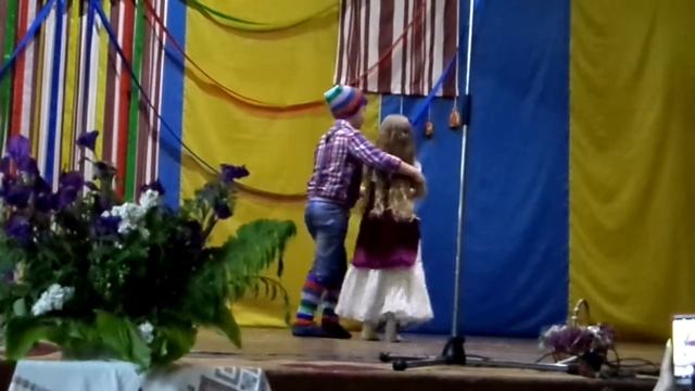 ВАЛЬС "БІЛОСНІЖКА І ГНОМ" смотреть онлайн