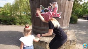 Злата и её странная няня в парке аттракционов