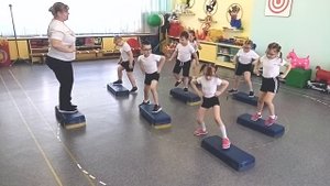 Занятия по степ-аэробике (дети с ОВЗ)