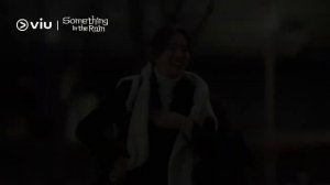 Красивая нуна, что покупает мне еду