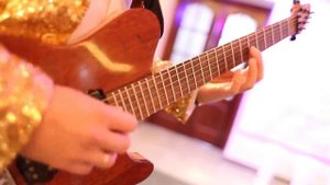 Скерцо Си минор - И.С.Бах (шутка Баха на электро гитаре, joke Bach on electric guitar)