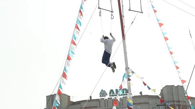 Киргизские канатоходцы Хазрат Али в Усть-Каменогорске 1