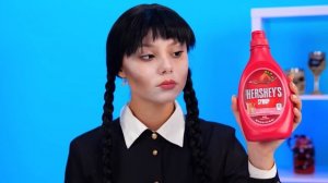 Кулинарный Челлендж: Уэнсдей Против Бабушки | Смешные Моменты от AZaZa Challenge