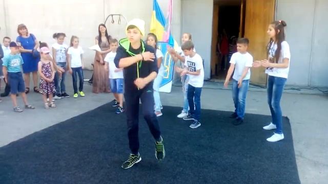 День Конституції України (Выступление хип-хоп) смотреть онлайн