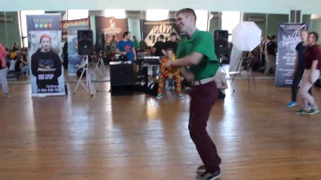 Izh in da house 2014.  Мечта бибоя vs будущая мечта бибоя vs Серега Серега  vs Монгольский змей смотреть онлайн