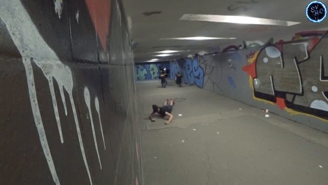 ПРАНК / НАПАДЕНИЕ КАРЛИКОВ В ПЕРЕХОДЕ смотреть онлайн