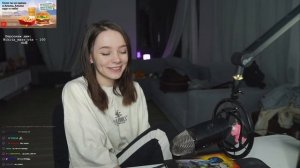 Фасолька села на бутылку на стриме?😵😲