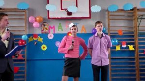 прикольная сценка про школьную жизнь "Наташа влюбилась"