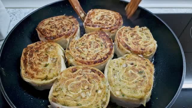 Бабушкин сногсшибательный рецепт впечатлил всех! Просто и вкусно! Таких котлет и картофельных роллов