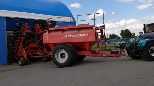 ХТЗ-242К.20 и сеялка Агро-Союз 2 смотреть онлайн