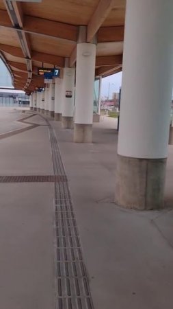 Вудбридж. Автобусный терминал у метро.