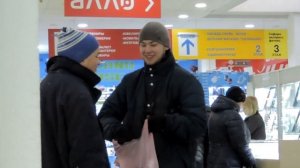 ПРАНК НАД ПОЛИЦИЕЙ ! ПОЧЕМУ ПОЛИЦИЯ БЬЁТ БОМЖЕЙ?!