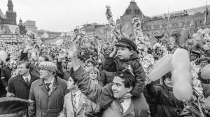 Политик Александр Суриков поздравляет с 1 мая!