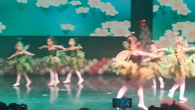 Первый выход на большую сцену. смотреть онлайн