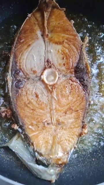 wow frying a big sliced fish # ASMR #shortvideo #shorts смотреть онлайн