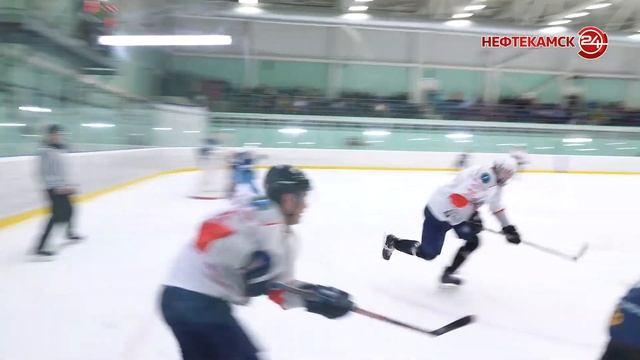 Отмечаем День хоккея в Нефтекамске смотреть онлайн