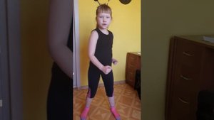 Танец под песню группы "Литл Биг" -"Уно"