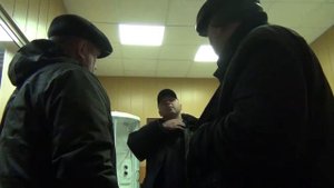 Охрана выгоняет пострадавших