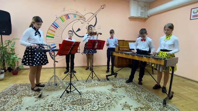 Ансамбль  Колокольчики.  Мексиканская народная песня   Скамеечка.