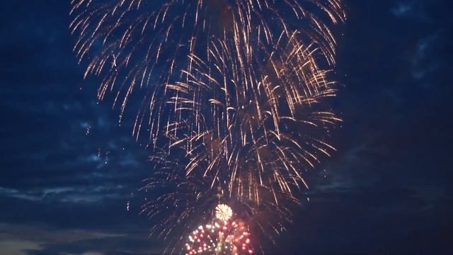 футаж "Праздничный салют 04" смотреть онлайн