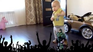 Малыш танцует ХИП ХОП