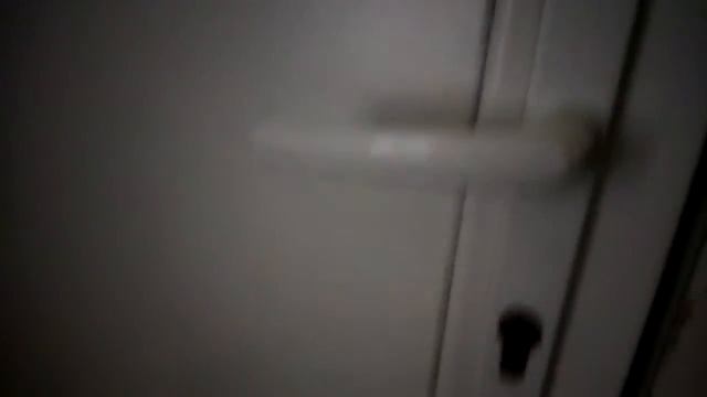 Женская карма заперла нашего коллегу в туалете.ПРИКОЛ (добавлены субтитры)