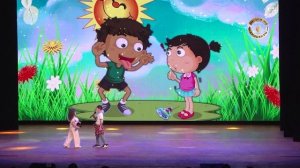 Народная вокальная студия «Вероника»  МБУК ДК "Меридиан", поют дети.