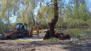 углубление пруда эксковатором