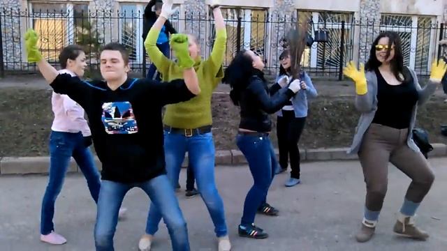 Субботник, студенты, студенческая жизнь смотреть онлайн